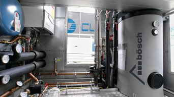 HLK-Komplettgerät in einem industriellen Innenraum