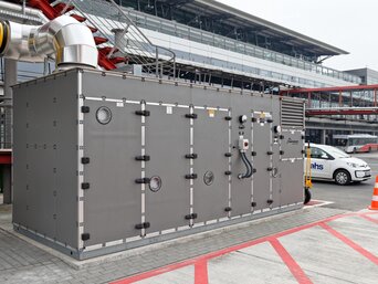 15 PCA-Geräte von bösch sorgen auf dem Hauptvorfeld für die effiziente und geräuscharme Belüftung der Flugzeugkabinen. | © Walter Bösch GmbH & Co KG