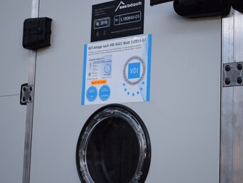 Das Lüftungsgerät ist gemäß VDI 6022 geprüft und garantiert den sicheren, hygienischen Betrieb. | © bösch heizung.klima.lüftung