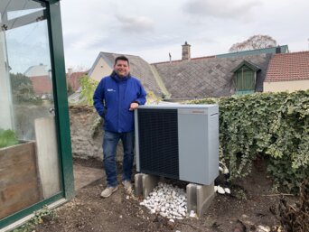 Dank ihrer besonders leisen Betriebsweise kann auch der Nachbar seine Nachtruhe ungestört genießen. | © bösch heizung.klima.lüftung